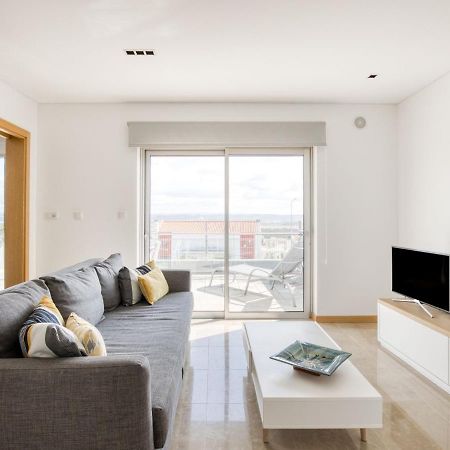 Modern Holiday Home In Salir Do Porto With Swimming Pool Salir de Porto Zewnętrze zdjęcie