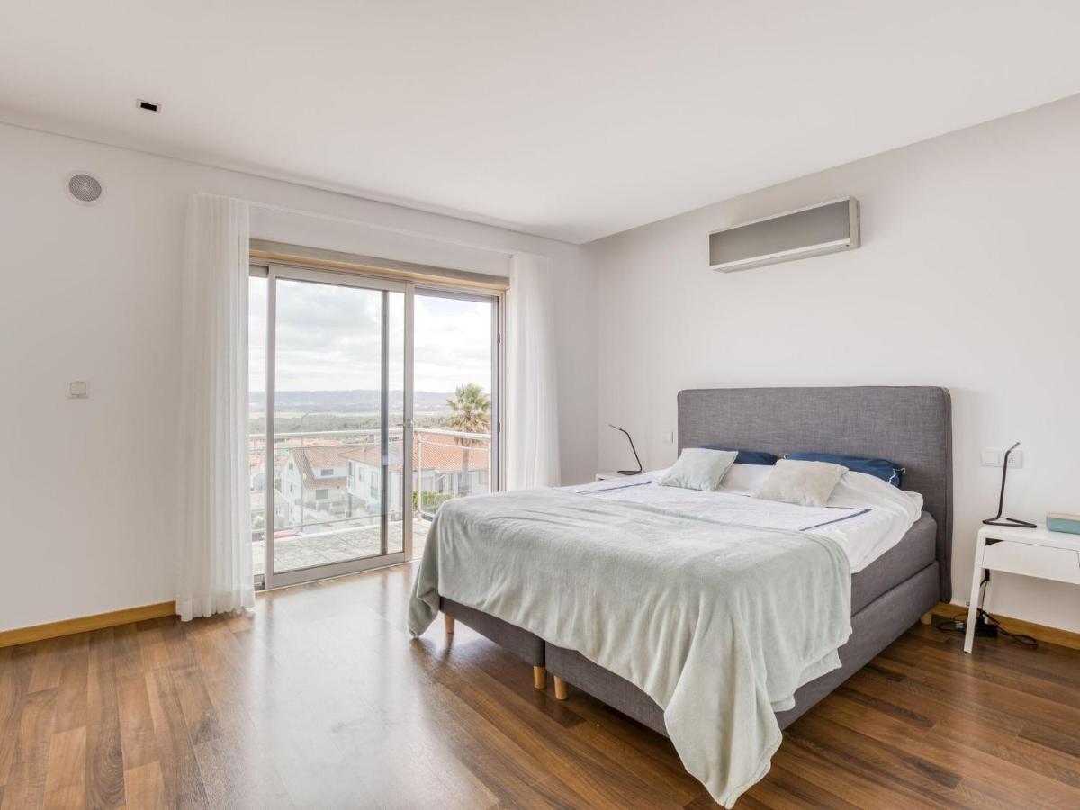 Modern Holiday Home In Salir Do Porto With Swimming Pool Salir de Porto Zewnętrze zdjęcie