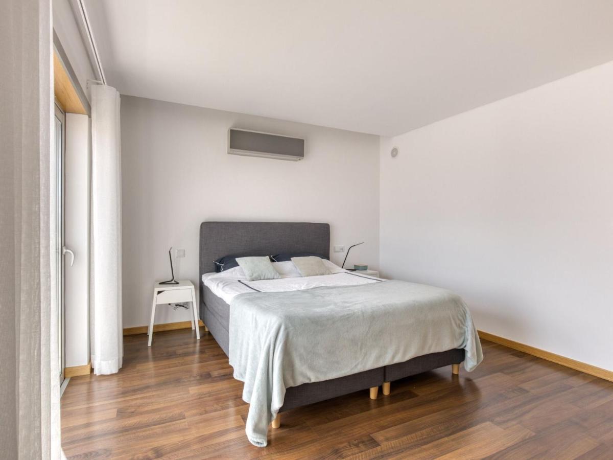Modern Holiday Home In Salir Do Porto With Swimming Pool Salir de Porto Zewnętrze zdjęcie