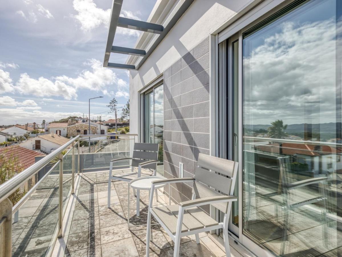 Modern Holiday Home In Salir Do Porto With Swimming Pool Salir de Porto Zewnętrze zdjęcie